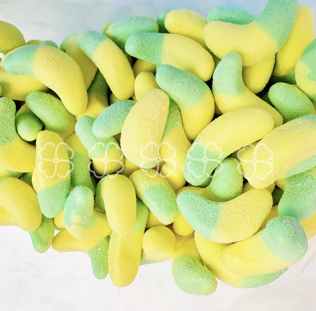 Mixed sand soft candy fashioned like a banana bottle surprises you with a taste of “banana”.